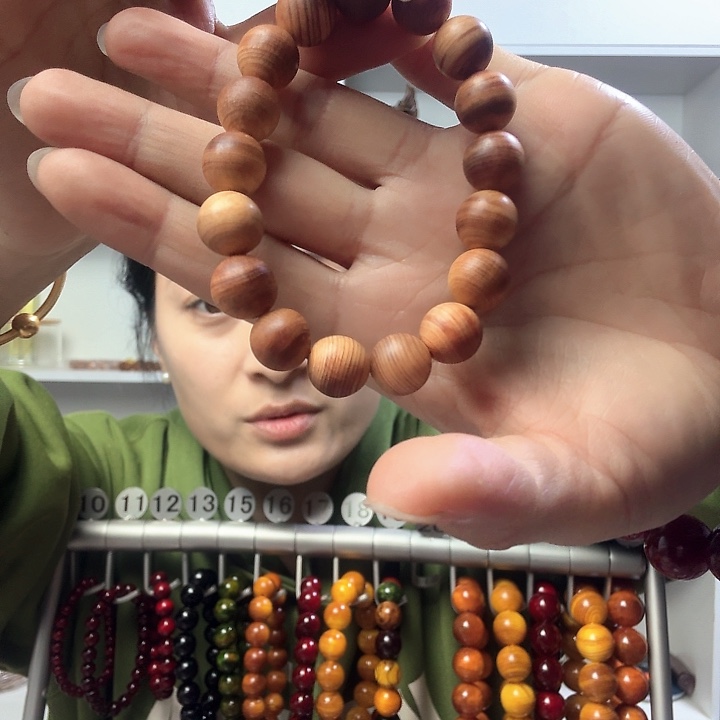 松木原生态琥珀木手串1.2