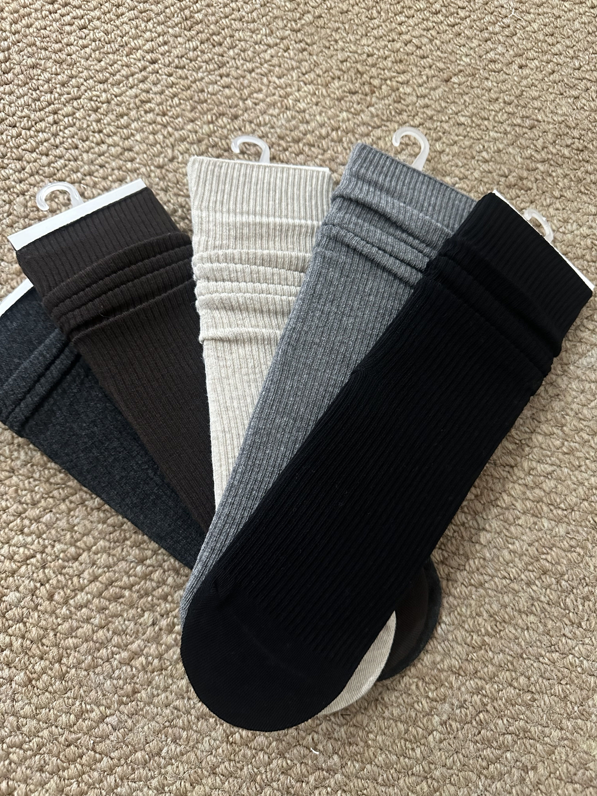 【珍珍何HB】1213定制款韩系极简秋冬坑条堆堆袜