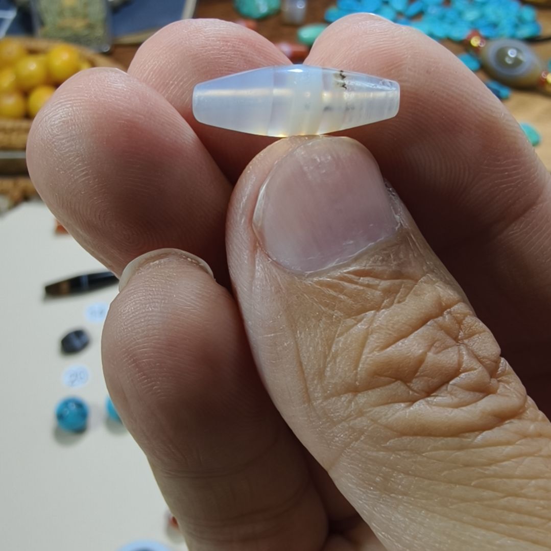 差***了玛瑙/玉髓未镶嵌天然原矿玛瑙