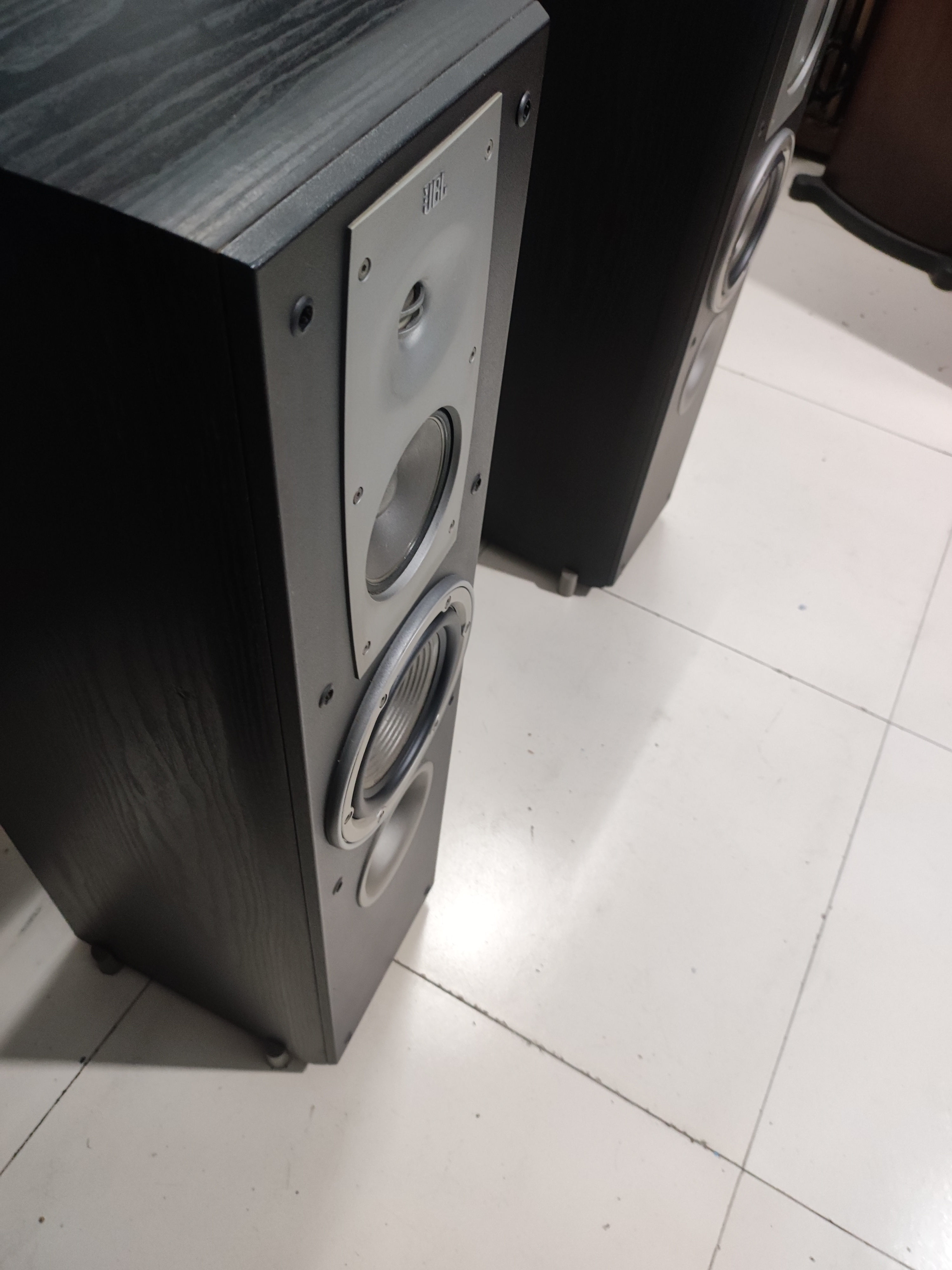 j落地音箱，不包邮不退换