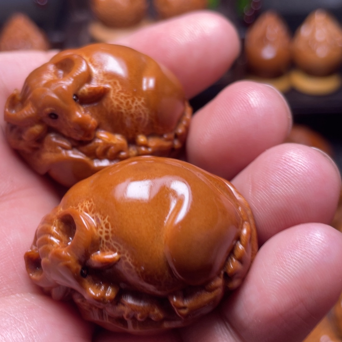 橄榄核手串/手链牛手球一对3.4左右