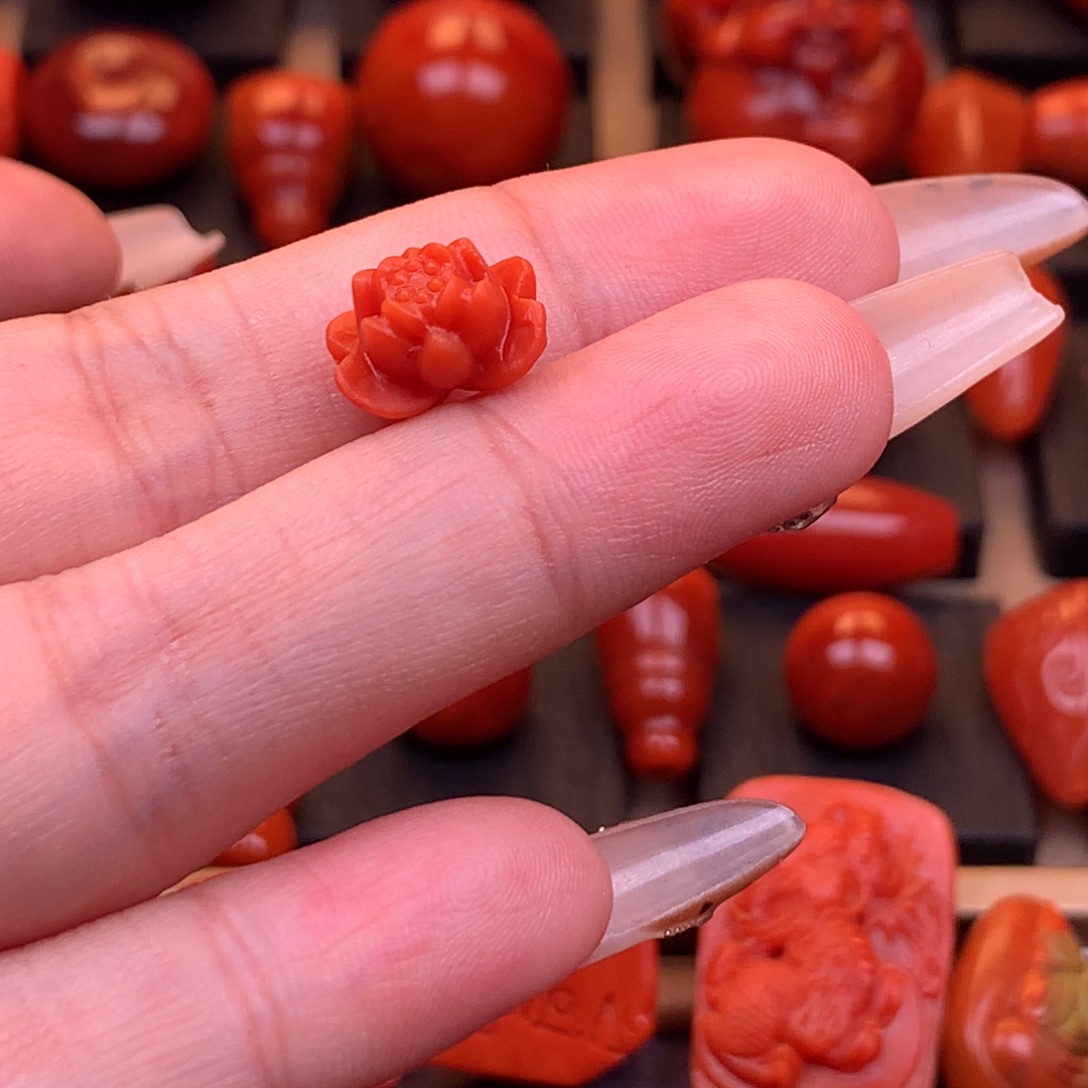 s****南红玛瑙未镶嵌保山精工立体莲花11.6mm