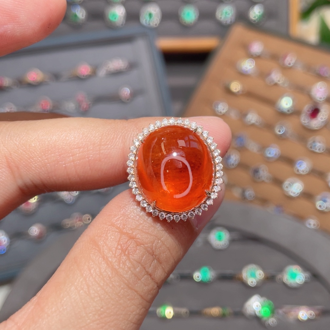 石榴石（芬达石）戒指18K金镶嵌27.1ct 芬达