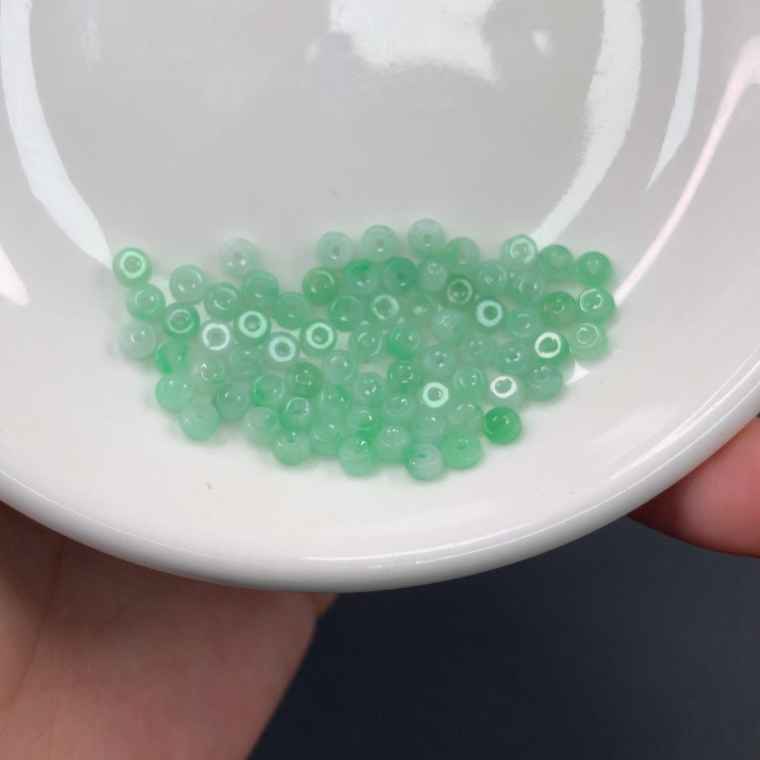 翡翠散珠翡翠散珠DIY手串多样性自发