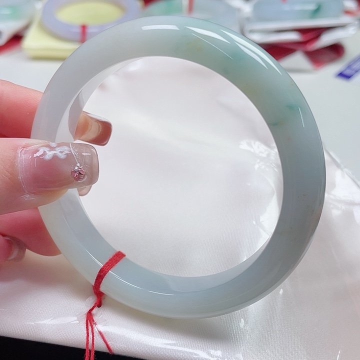 翡翠手镯未镶嵌缅甸