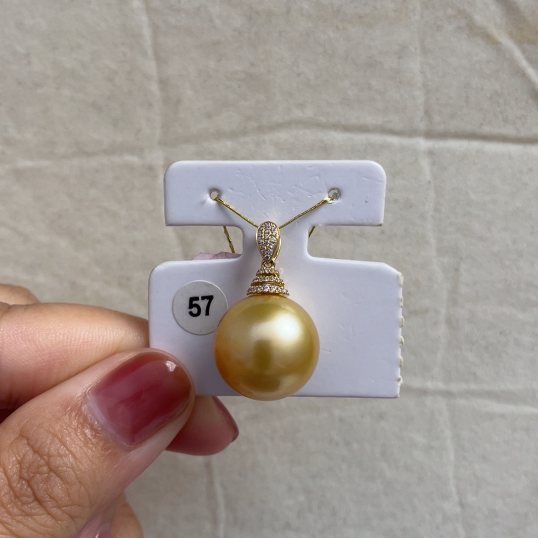 雪****18K金镶嵌颈饰海水珍珠