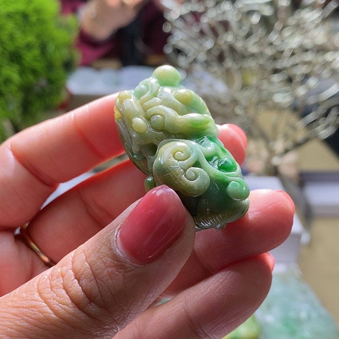 【闪购商品】翡翠颈饰未镶嵌江**幺貔貅