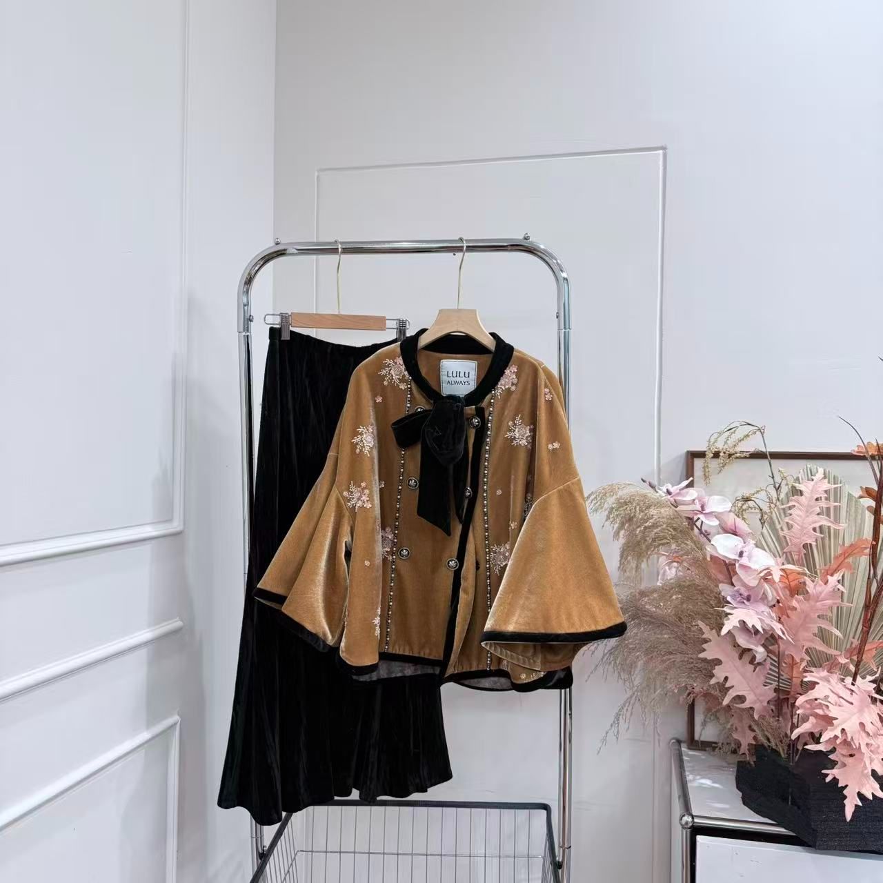 小八定制25年冬季新款时尚加厚保暖外套+半裙 12976 BCK