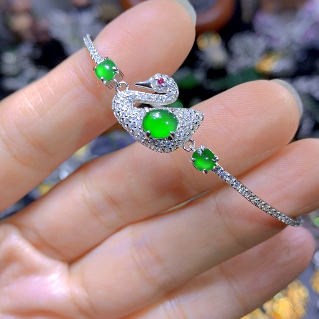 翡翠颈饰银S925镶嵌天然翡翠