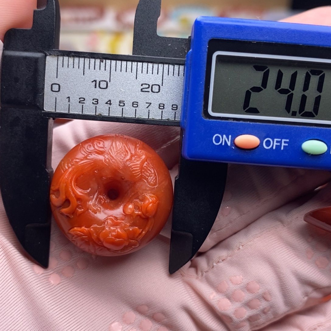 南红玛瑙配饰未镶嵌有纹裂