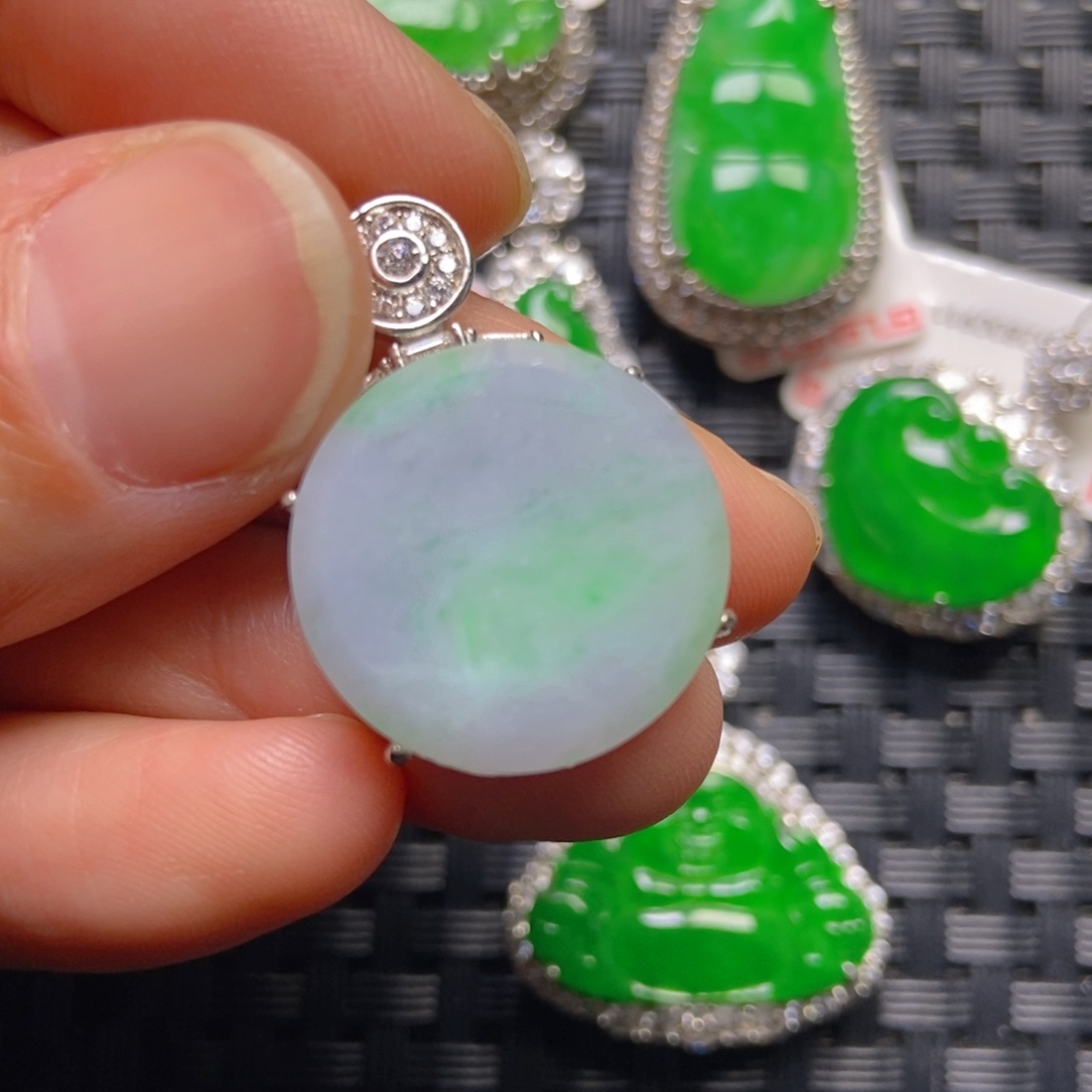 翡翠银S925镶嵌颈饰圆牌吊坠