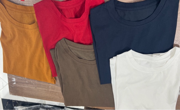 纯色圆领短袖显瘦短袖T恤