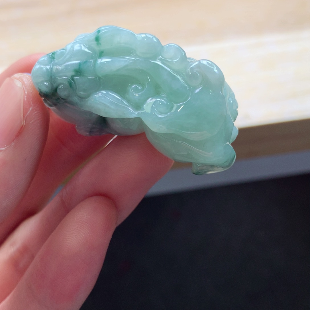 翡翠颈饰未镶嵌吊坠