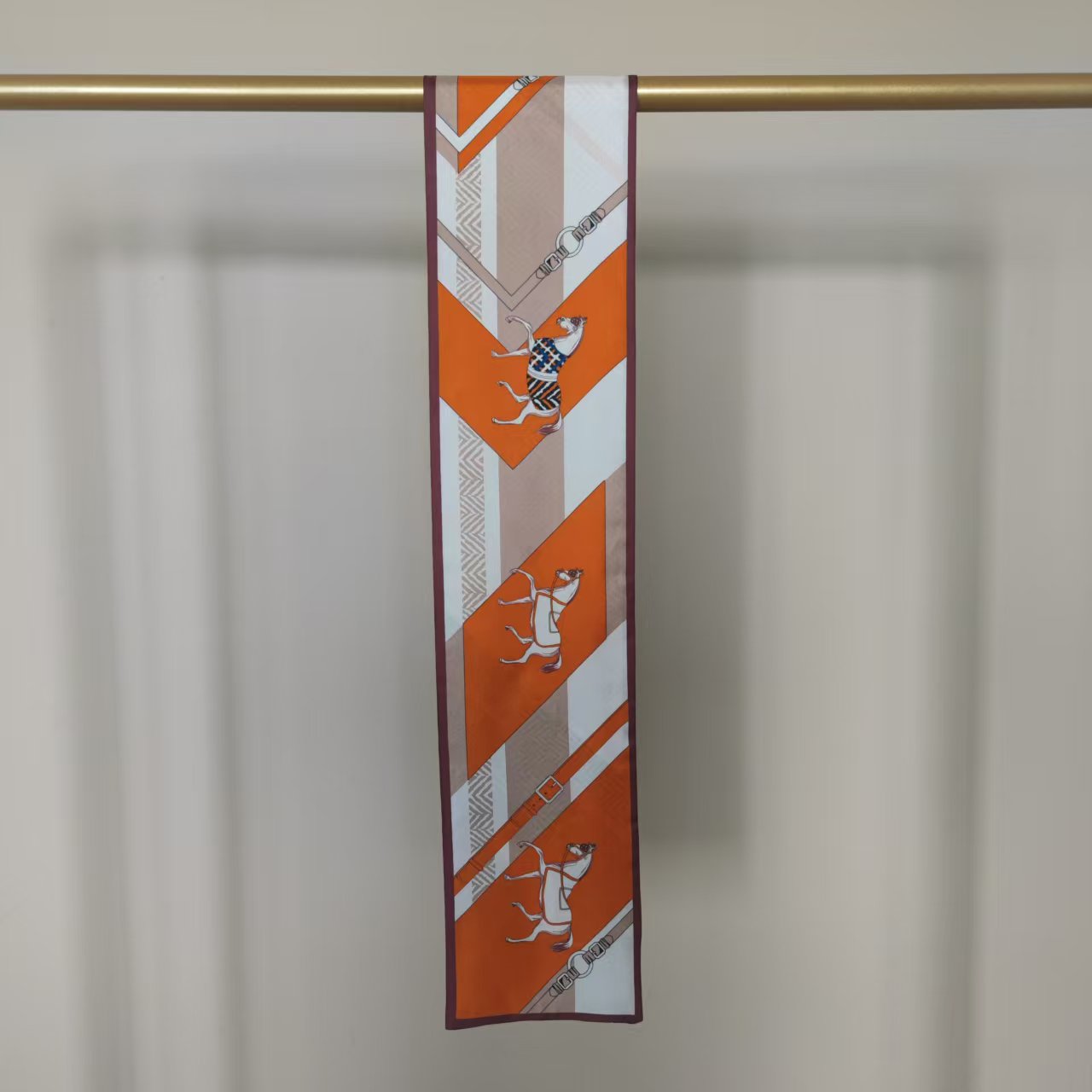 折扣尾单 10姆米桑蚕丝双层长条巾（147*16）时尚百搭双面