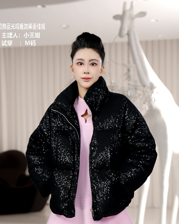 YRNX/伊然纳暄【黑蒙娜丽莎】25-19-103时髦出挑穿搭冬季鸭绒羽绒服