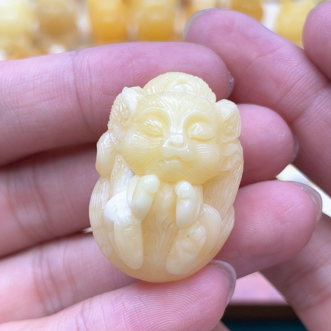 未镶嵌琥珀裸石蜜蜡