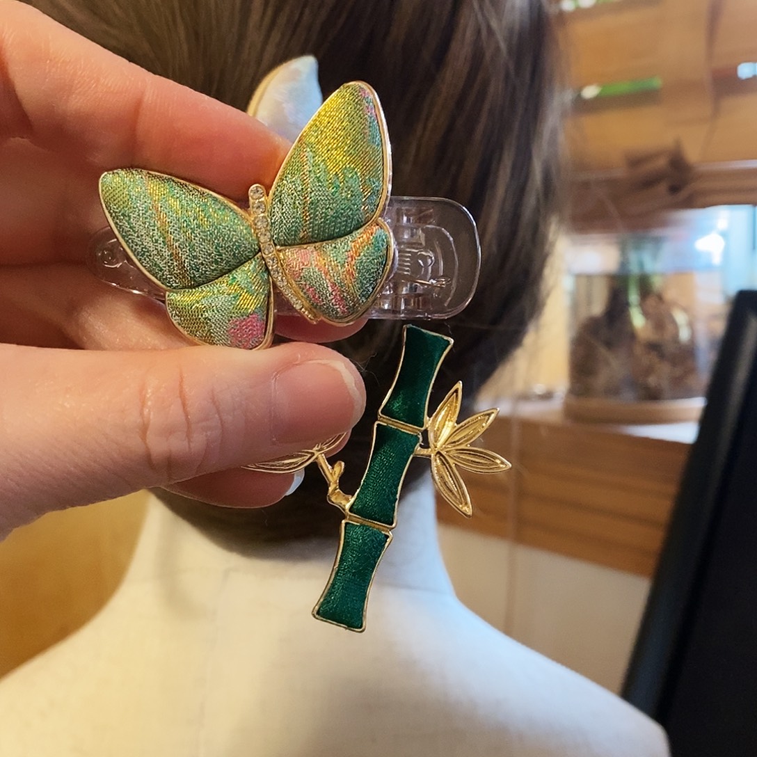 皮质铁合金蝴蝶图案设计风格