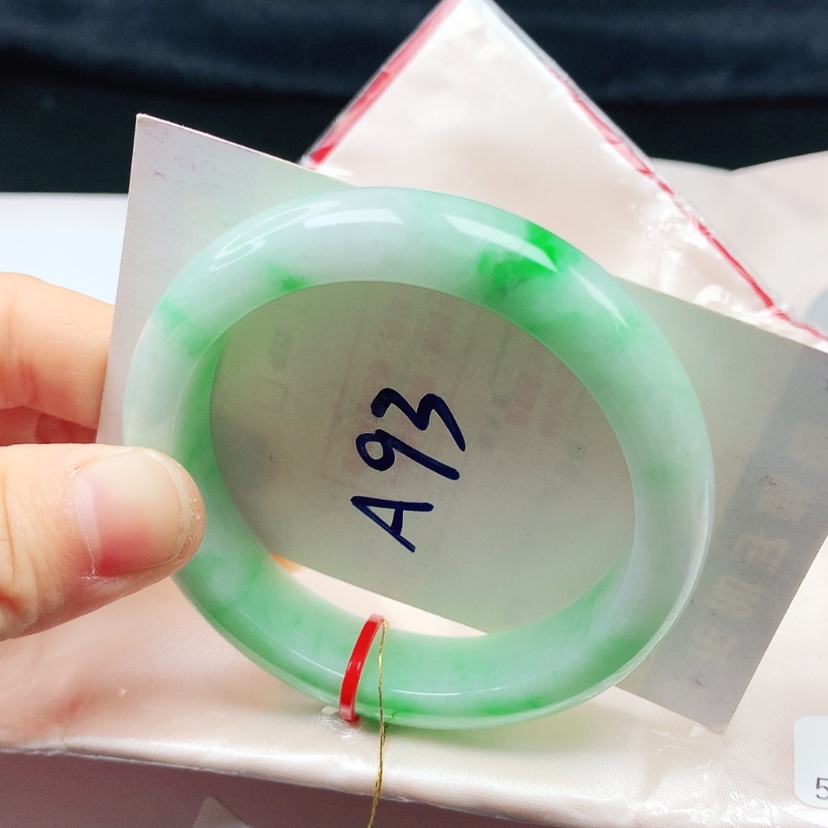 【闪购商品】翡翠手镯未镶嵌55圈口