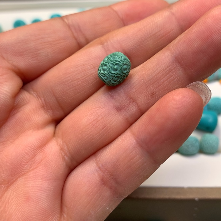 绿松石未镶嵌颈饰