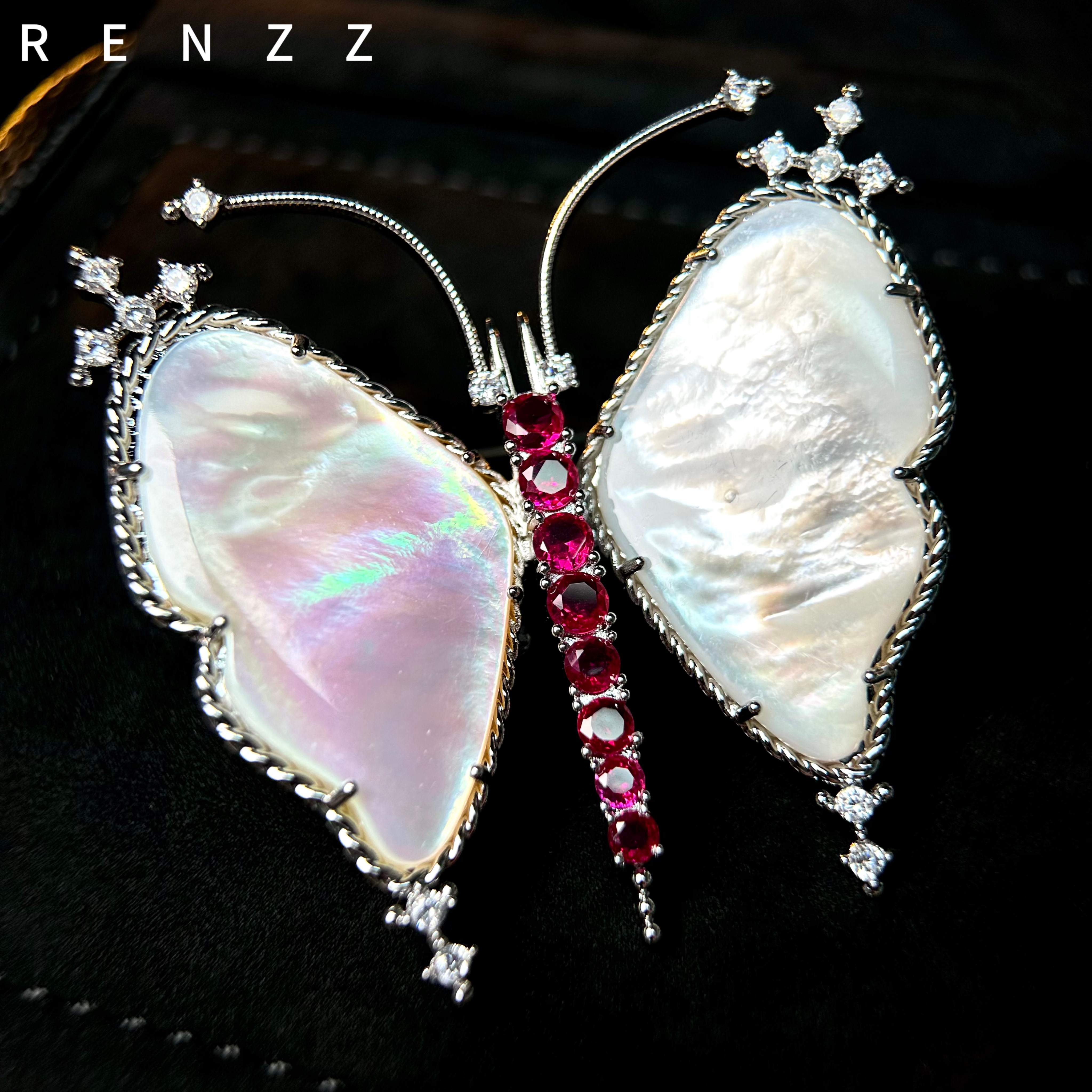  0801蝴蝶设计师款贝壳胸针