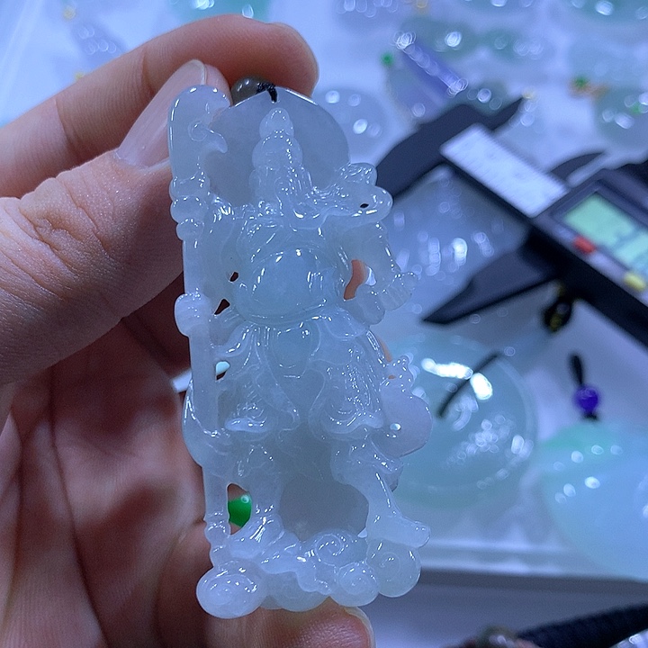 翡翠未镶嵌颈饰天然翡翠A货吊坠