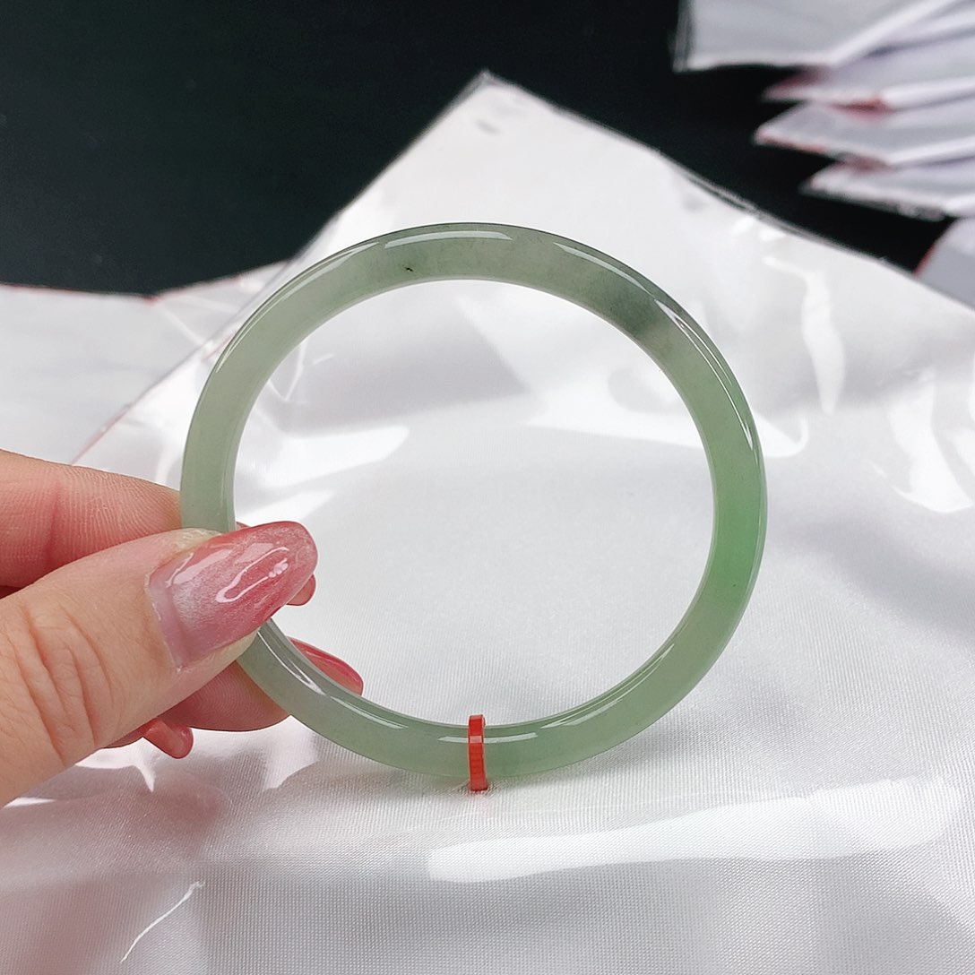 翡翠手镯未镶嵌翡翠106