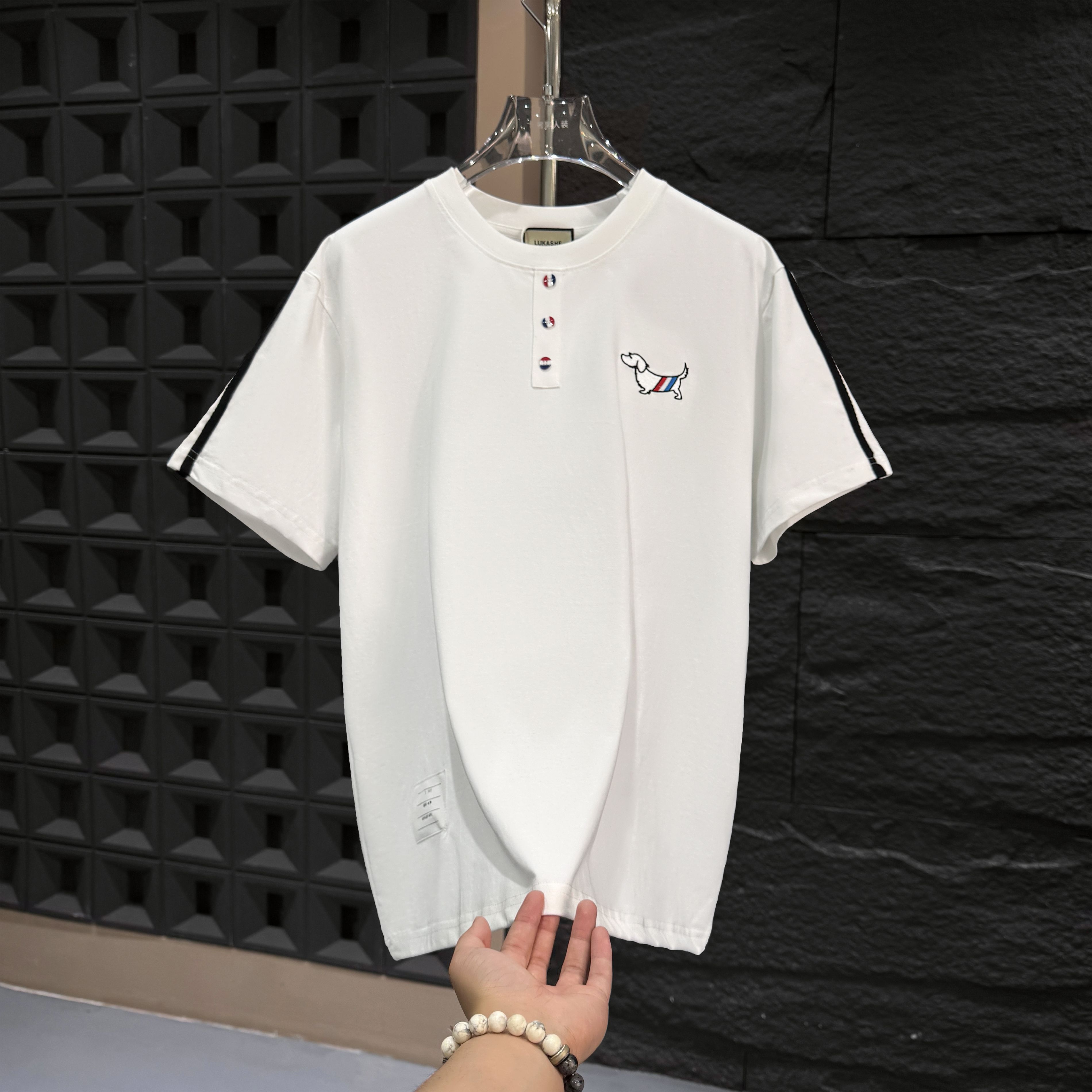 CB-A18363-夏季新款织带排扣刺绣小狗男女同款短袖