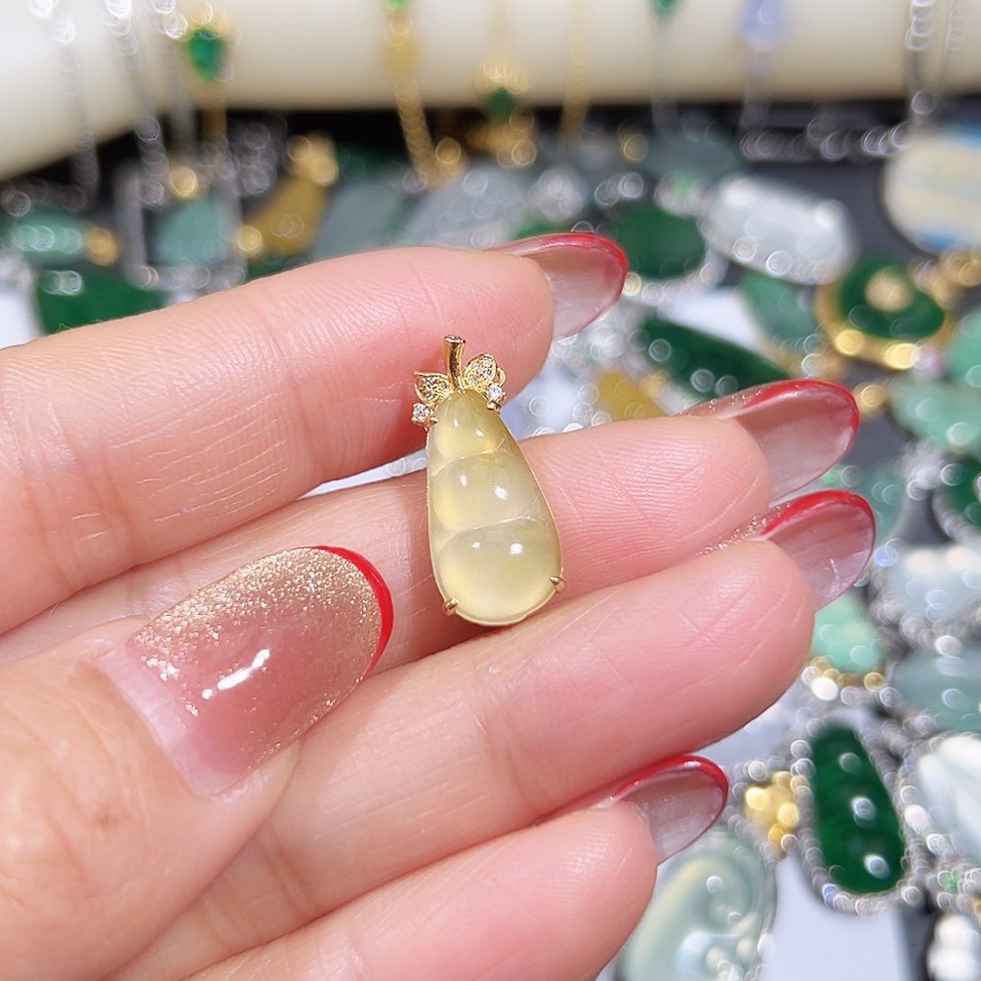 翡翠吊坠(不含链)18K金镶嵌