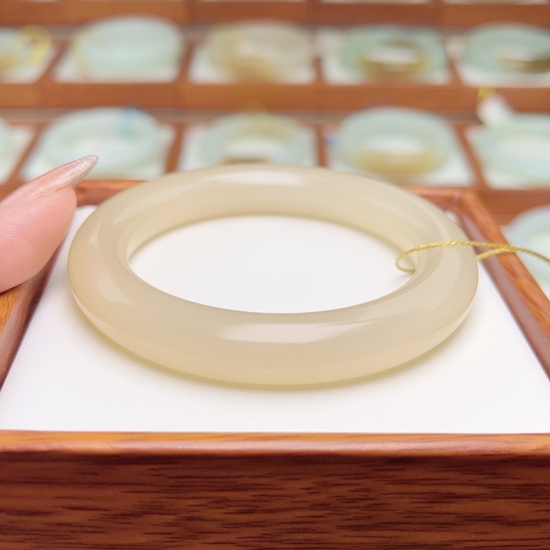 和田玉手镯未镶嵌55.1