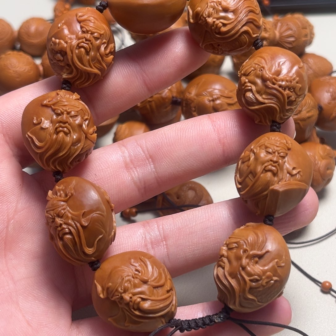 橄榄核吊坠逆****言关二爷