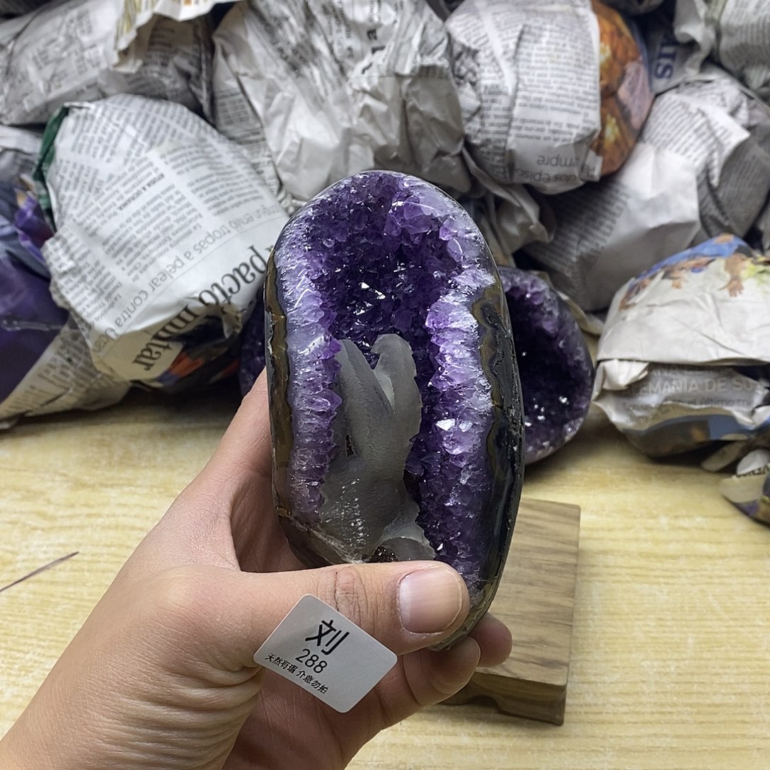 未镶嵌水晶珠宝半成品