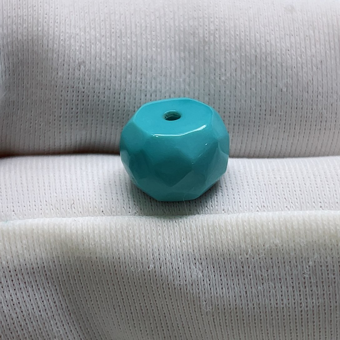 绿松石颈饰未镶嵌