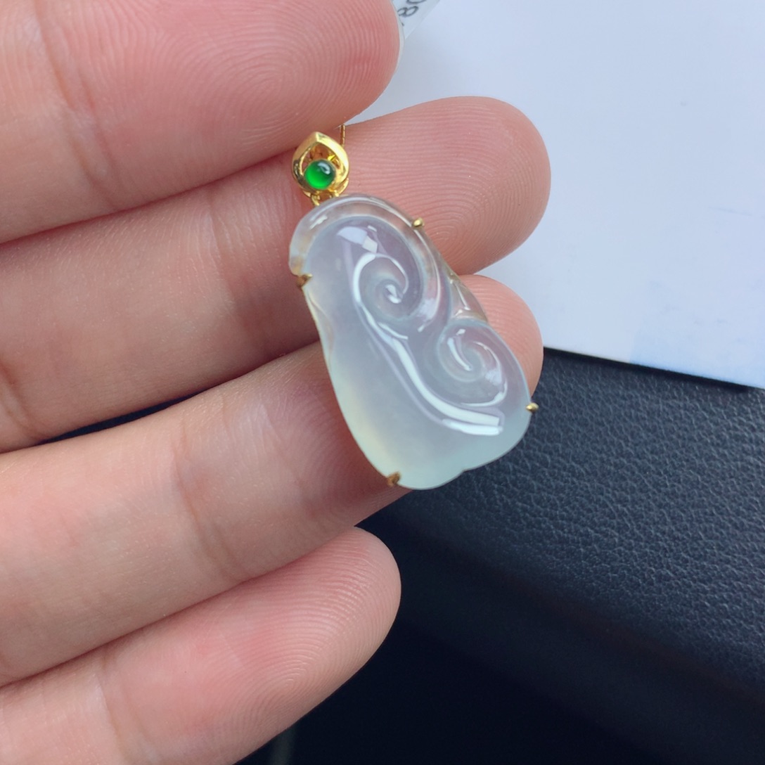 翡翠颈饰未镶嵌如意