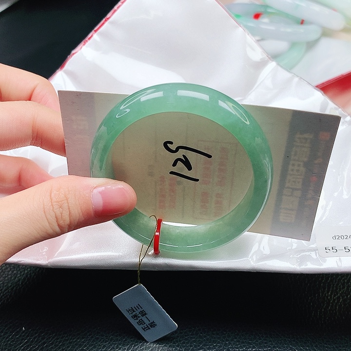 翡翠手镯（贵妃镯）未镶嵌缅甸天然a货手镯55