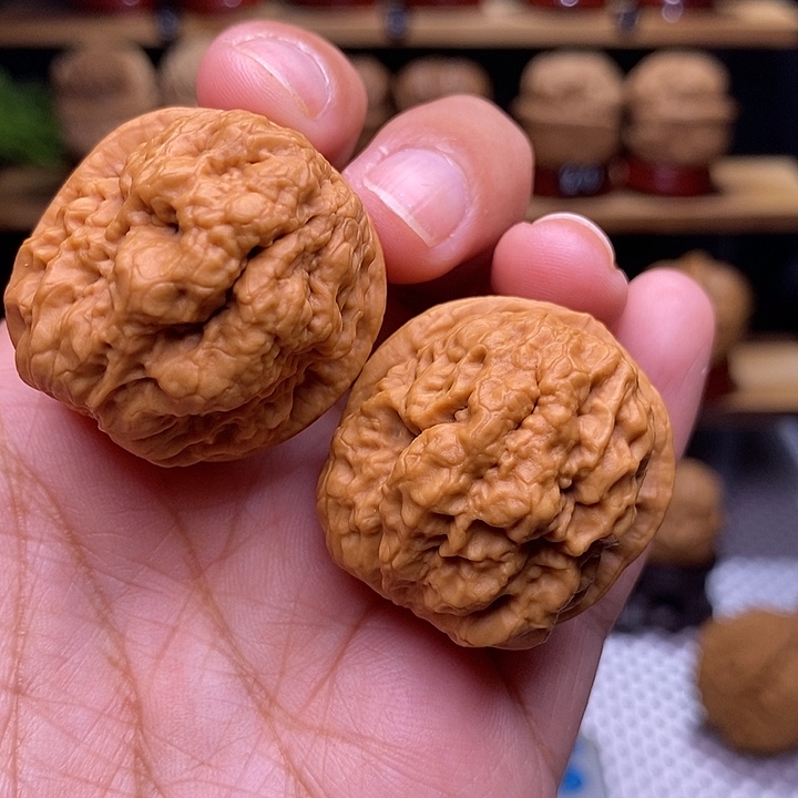 文玩核桃吊坠血舍利18