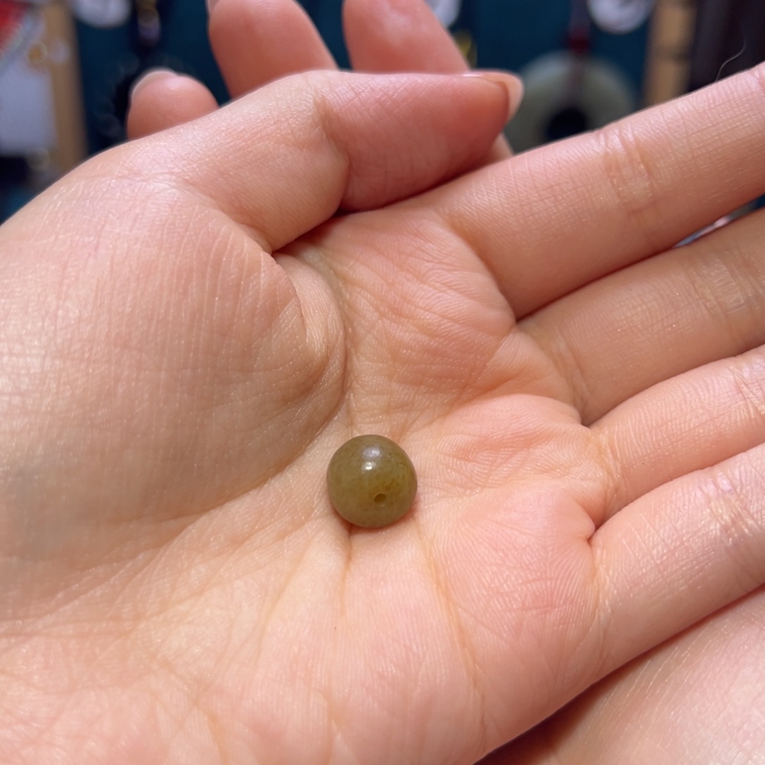 一***福和田玉未镶嵌颈饰