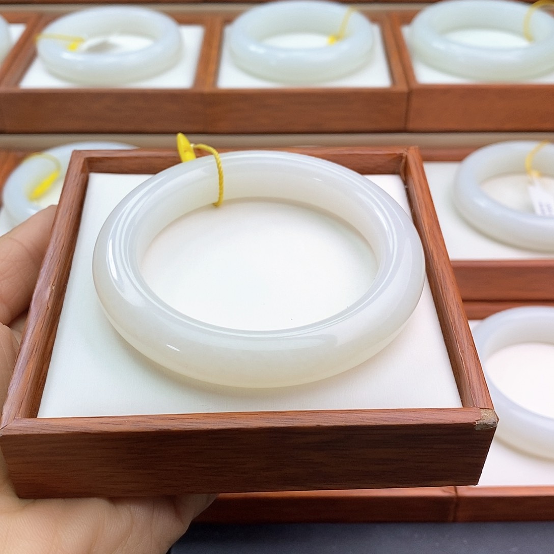 和田玉（白玉）手镯未镶嵌