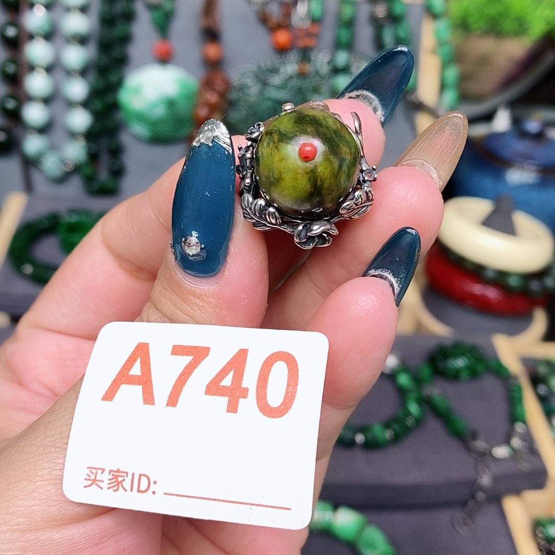 翡翠戒指银S925镶嵌漂亮美眉