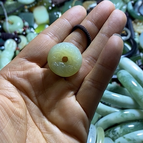 岫玉颈饰未镶嵌挂件