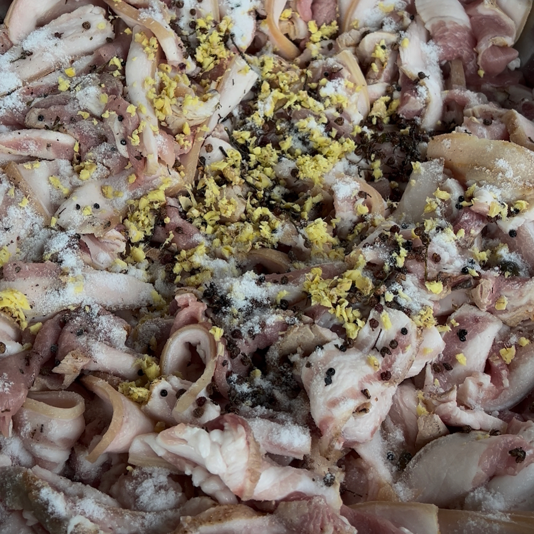 土家族老坛酸渣肉