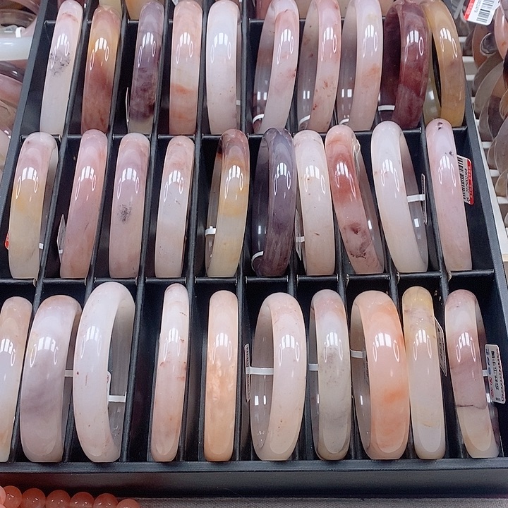 石英质玉（金丝玉）手镯未镶嵌