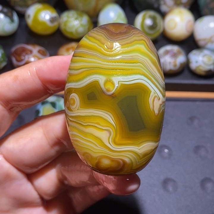 未镶嵌玛瑙/玉髓珠宝半成品90