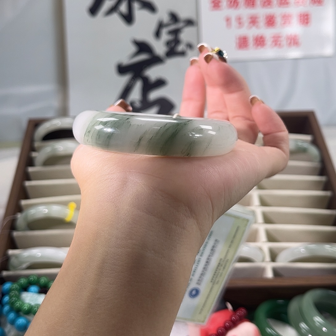 石英质玉未镶嵌手镯不退不换