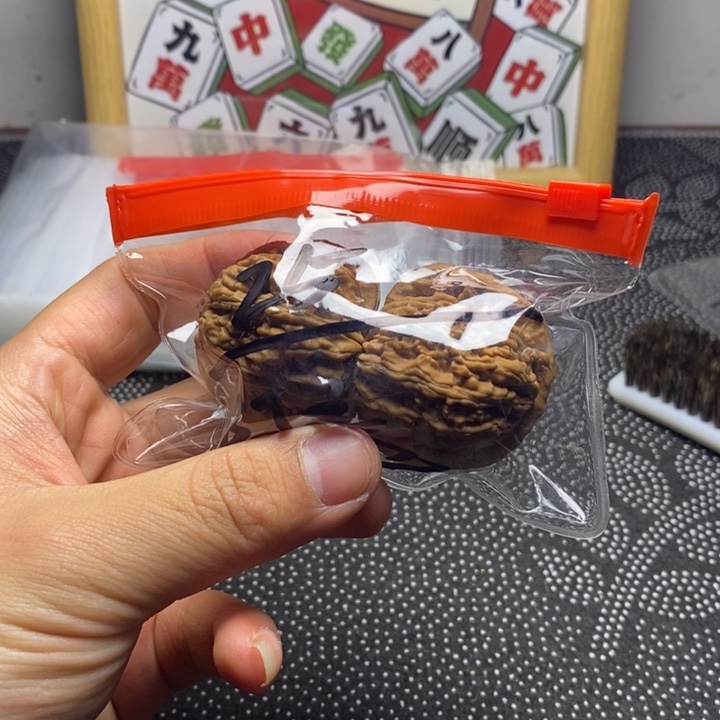 阿***意文玩核桃吊坠zwf产地直发四座楼