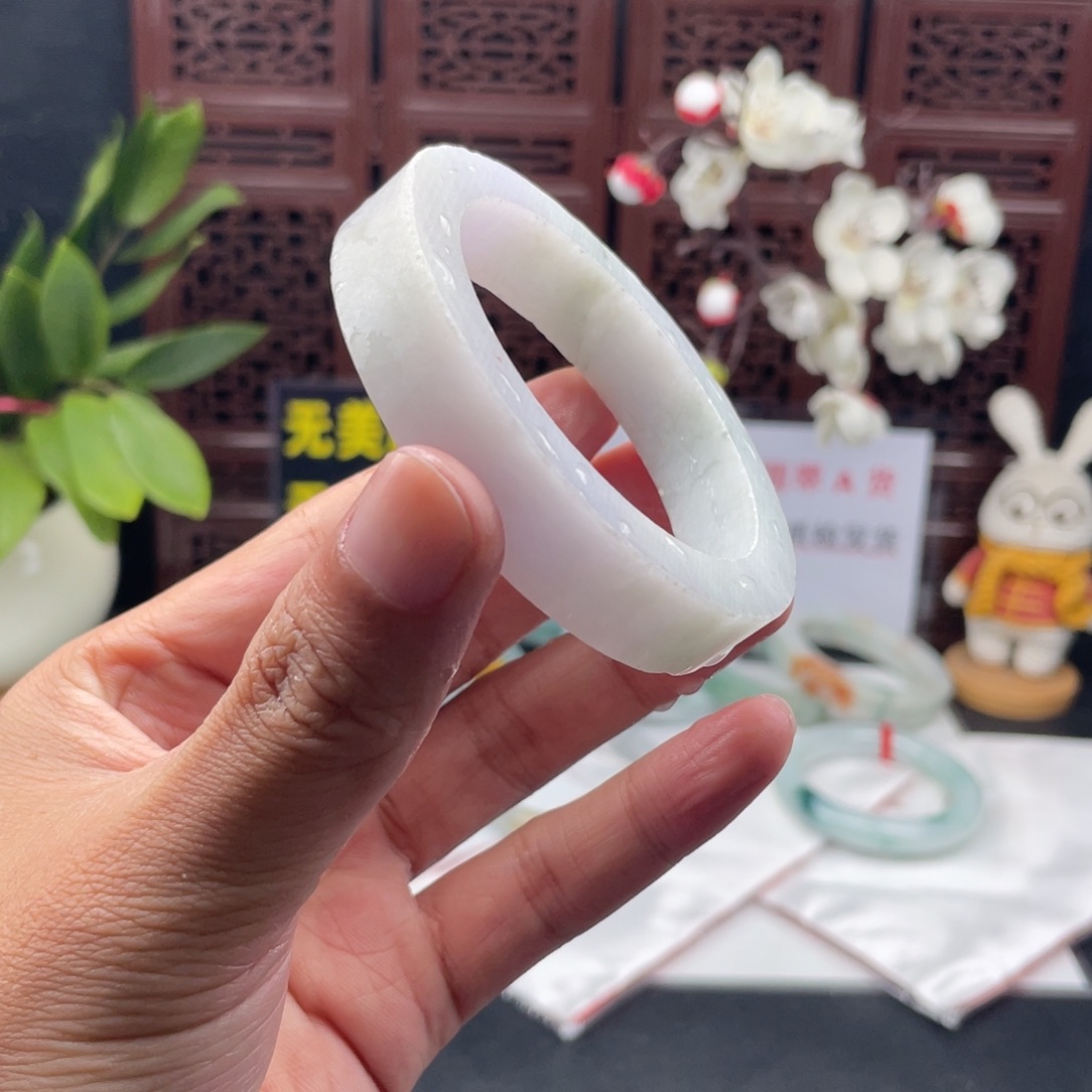 定制翡翠未镶嵌翡翠手镯定制