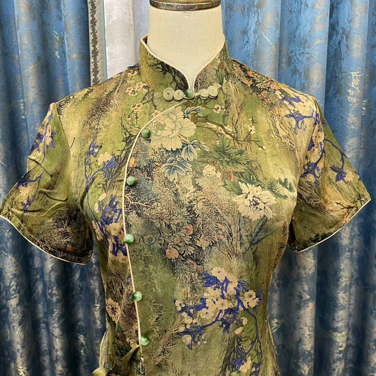 9770---橄榄绿A摆裙---苏州高端旗袍夏款双层