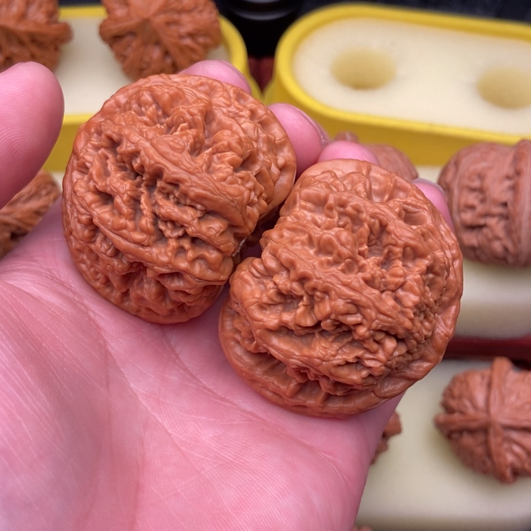 文玩核桃把件如****哥粗筋