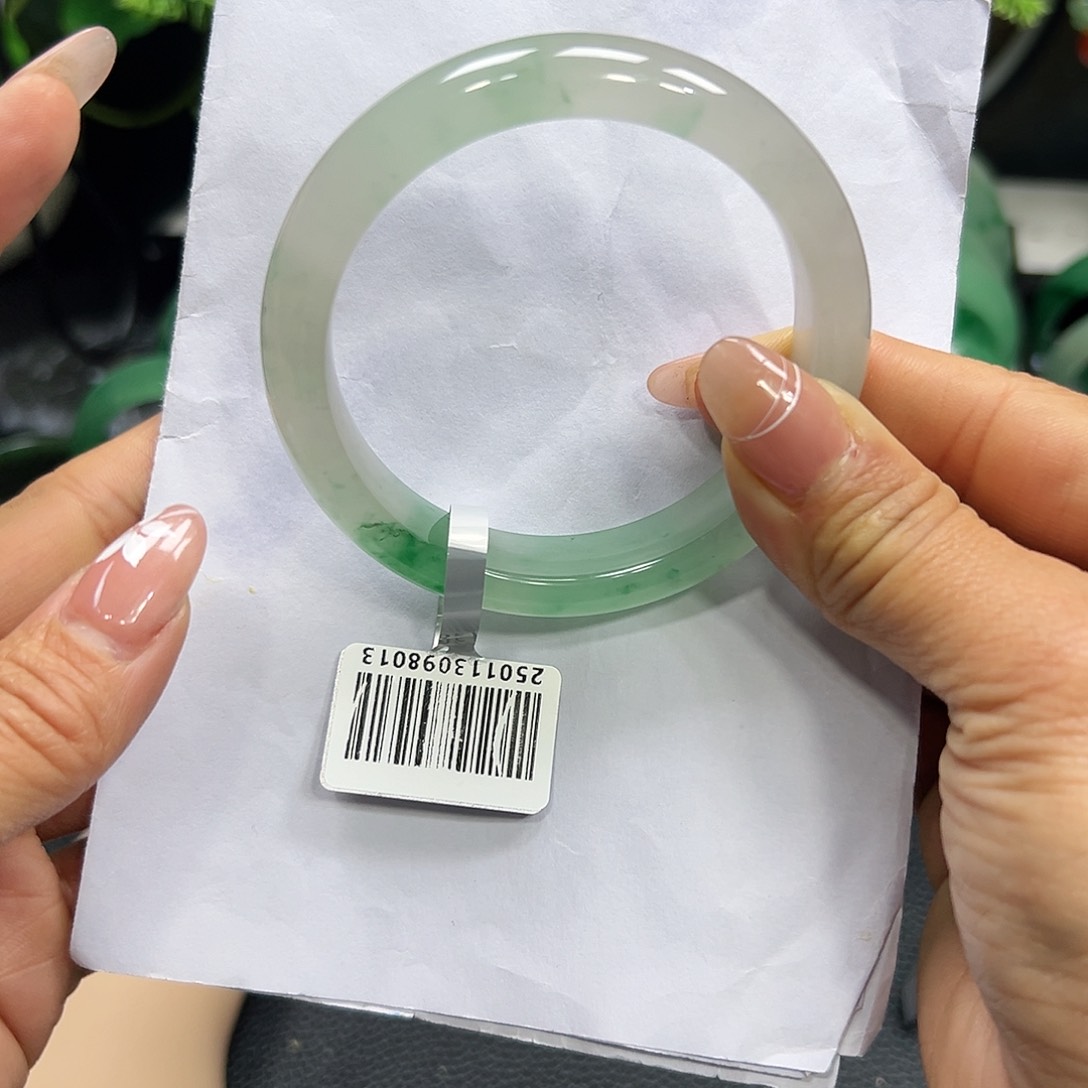 石英质玉手镯未镶嵌梦**乐淼淼