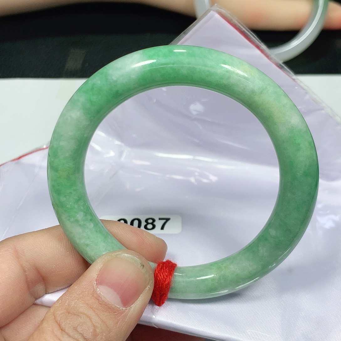 翡翠手镯未镶嵌天然缅甸翡翠手镯A货