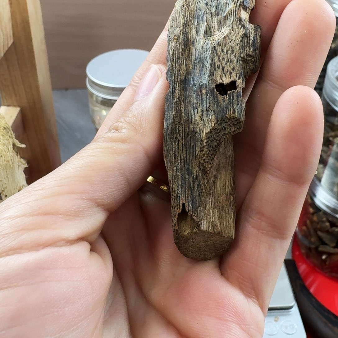 香料绿奇楠虫漏白棋7克